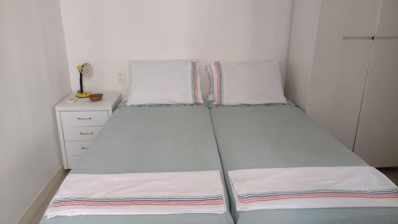 Apartamento Em Copacabana - Rua Bolivar - 2 Quartos - Excelente Localizacao Рио де Жанейро Екстериор снимка