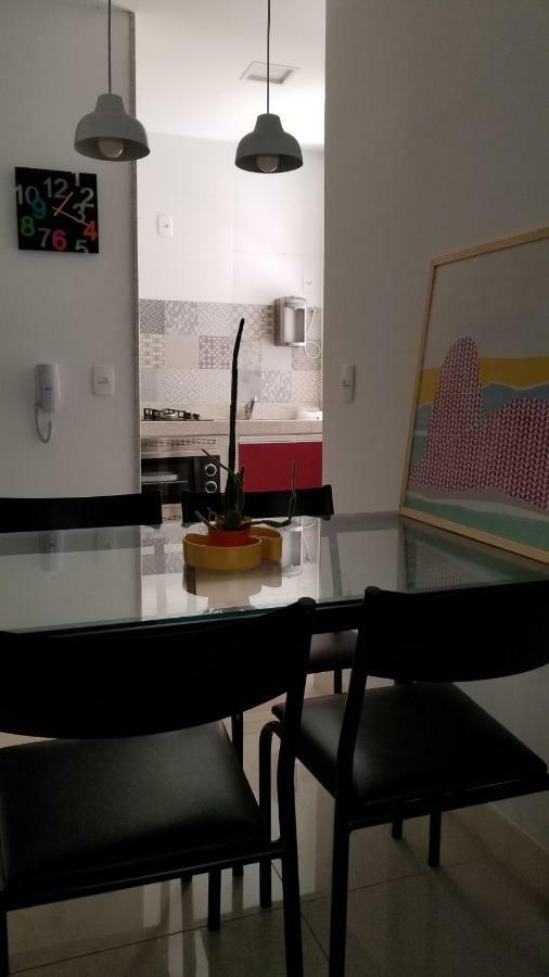 Apartamento Em Copacabana - Rua Bolivar - 2 Quartos - Excelente Localizacao Рио де Жанейро Екстериор снимка